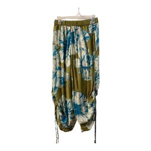 Anthropologie floral Capris Drawstring Size Small Multi Colors Of Green